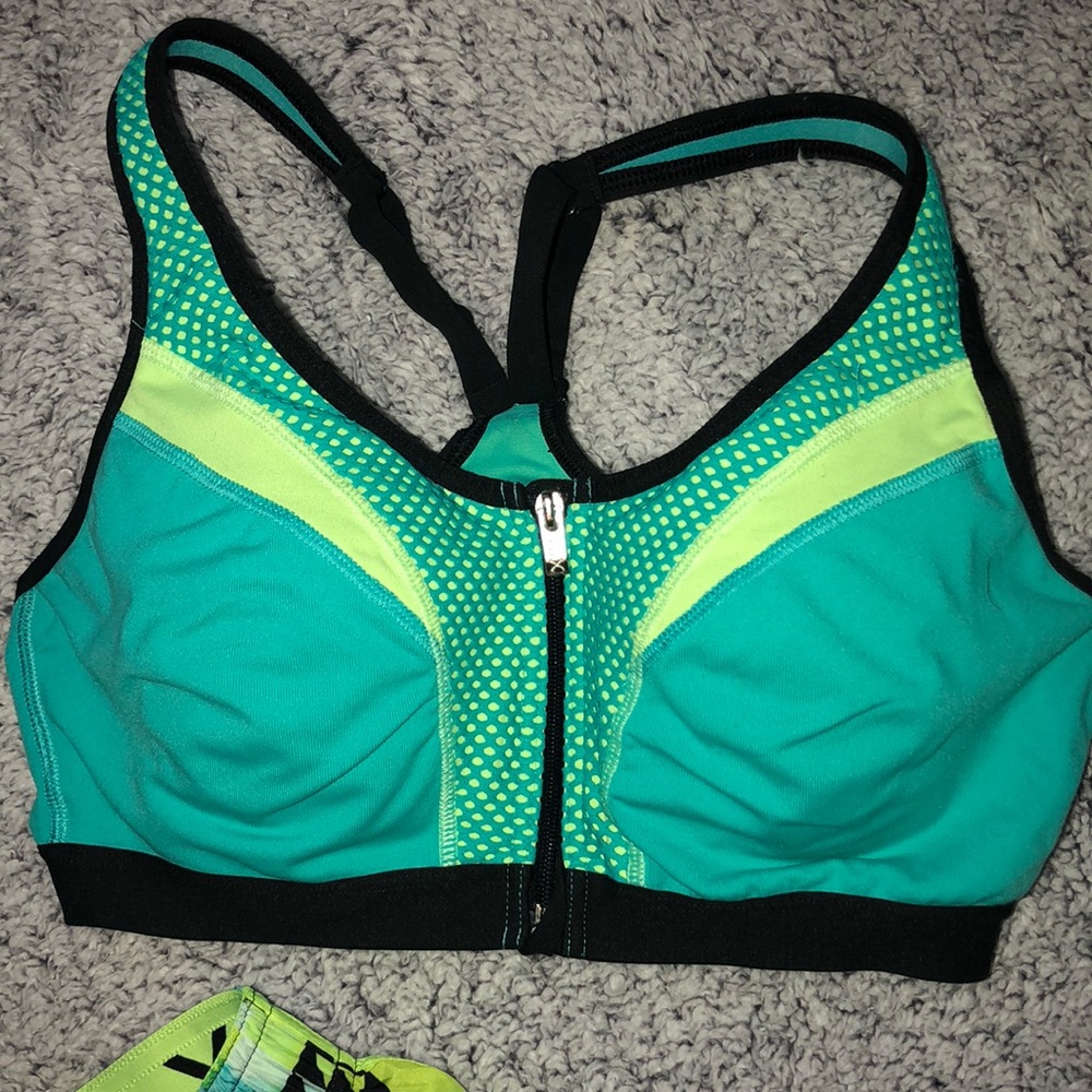 Victoria’s Secret sport bra